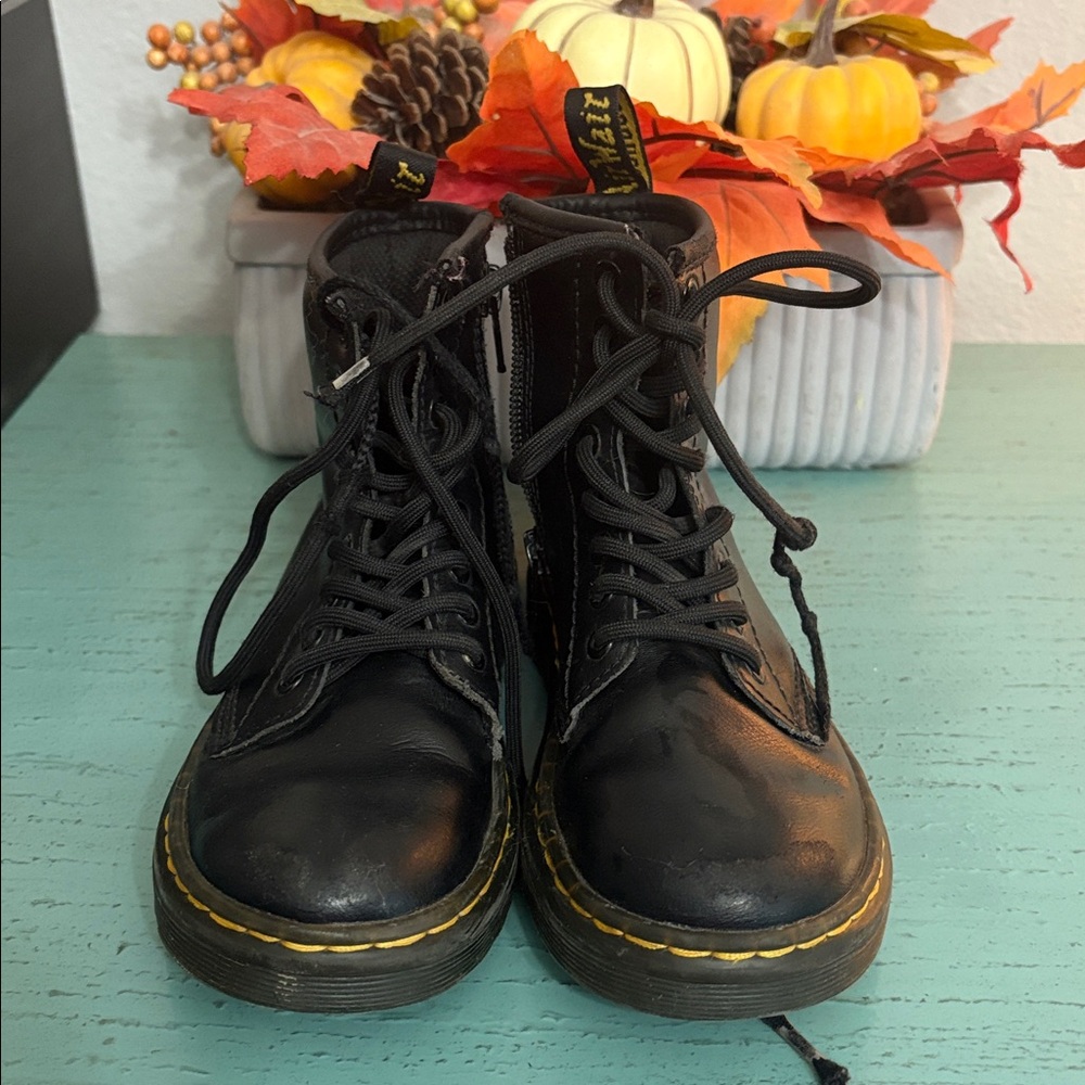Black Leather Lace-Up Dr Martens Boots SZ 12 T box 155